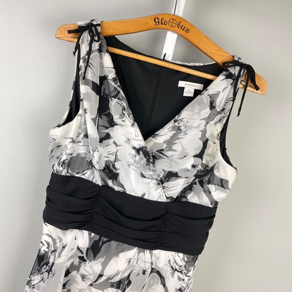 dressbarn Dresses & Skirts - Dressbarn Fit & Flare Dress Womens 10‎ Black White Floral Sleeveless Y2K